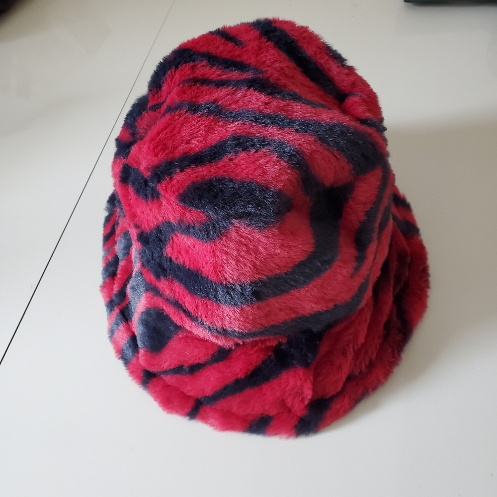 Urban Knox Printed Faux Fur Red/Black Bucket Hat, One Size